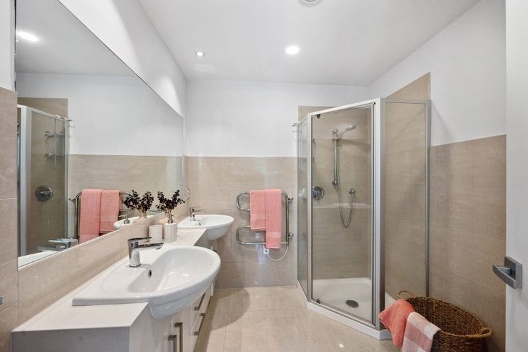 Photo of property in 175h Hurstmere Road, Takapuna, Auckland, 0622