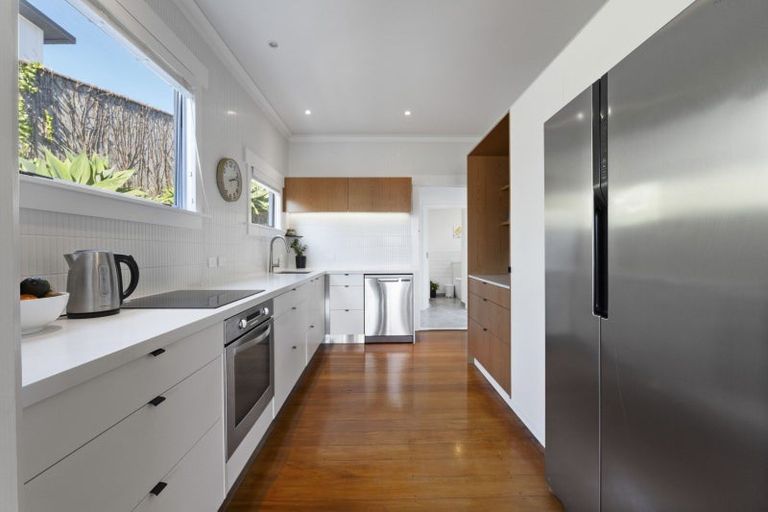 Photo of property in 26 Mclean Street, Strandon, New Plymouth, 4312