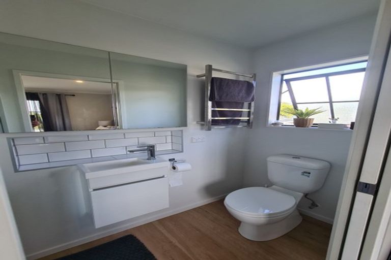 Photo of property in 8a Diosma Place, Botany Downs, Auckland, 2010