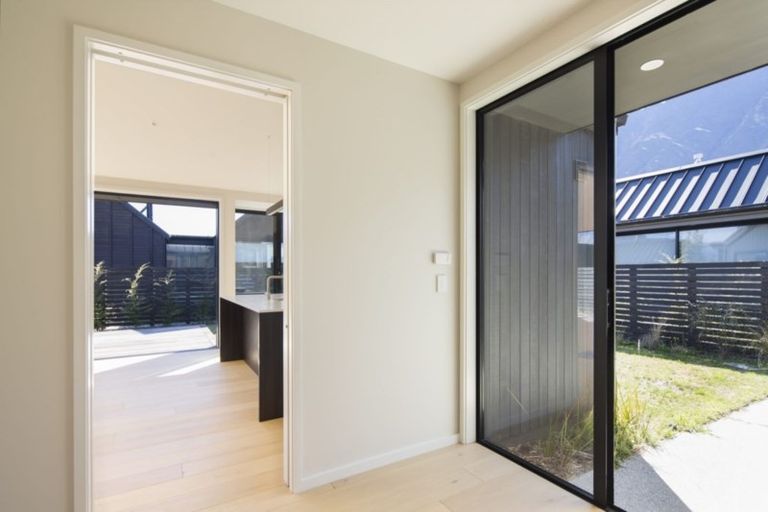 Photo of property in 8 Parera Lane, Jacks Point, Queenstown, 9371