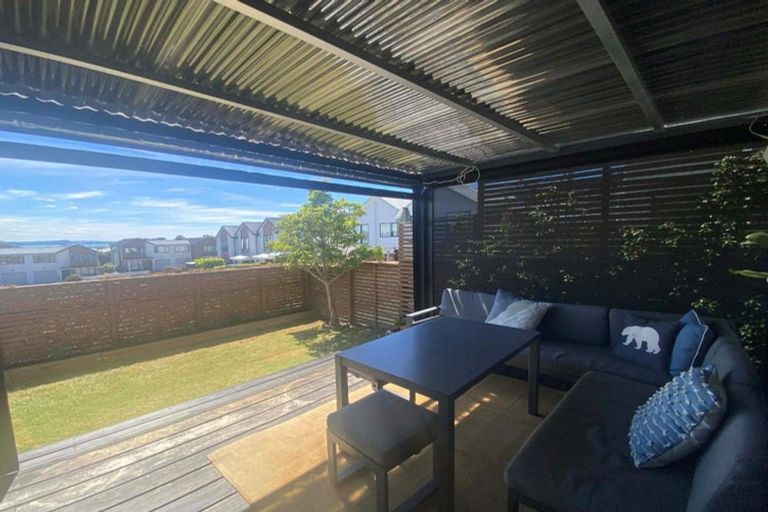 Photo of property in 15 Seafarer Crescent, Stanmore Bay, Whangaparaoa, 0932