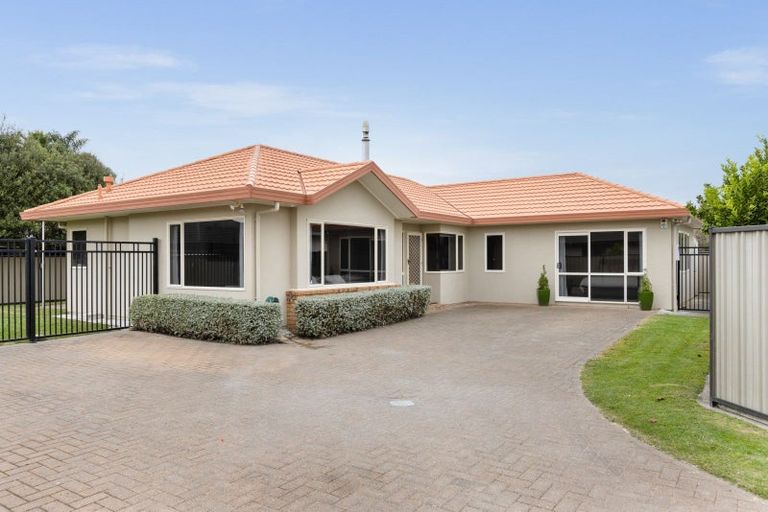 Photo of property in 13 Flemington Place, Taradale, Napier, 4112