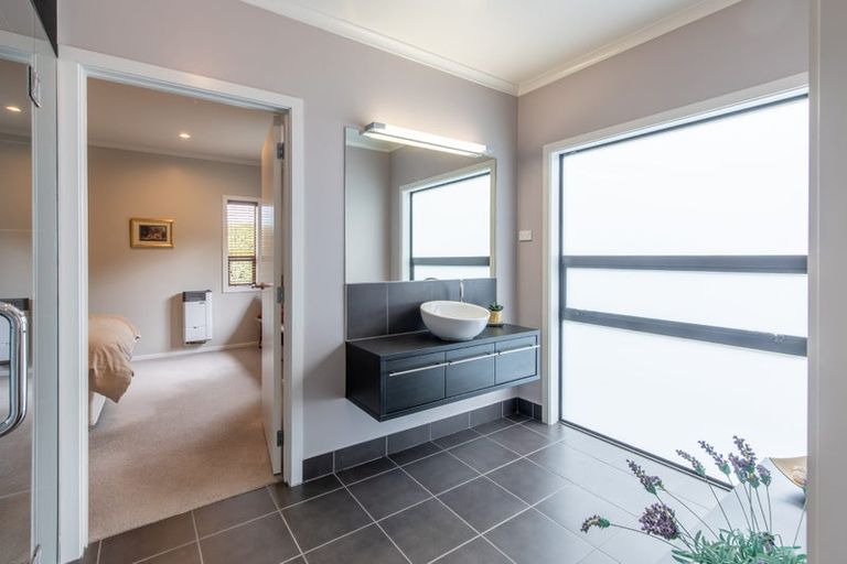 Photo of property in 19 Jg Wilson Drive, Waipukurau, 4281