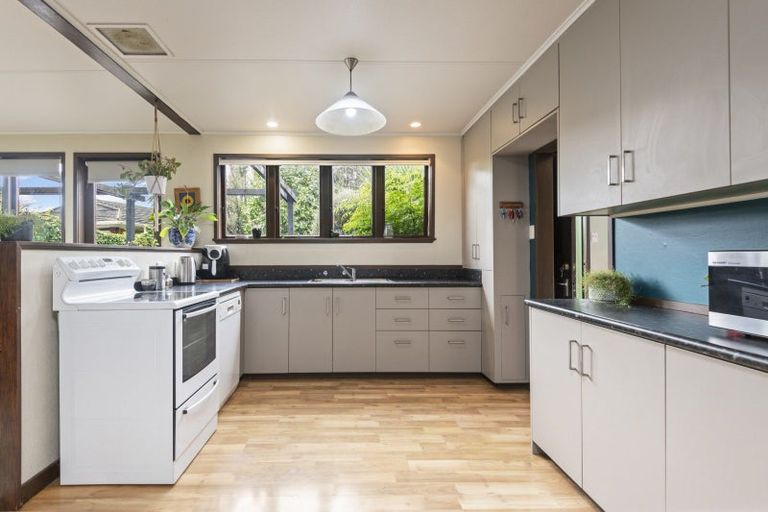 Photo of property in 14 Rakino Place, Awapuni, Palmerston North, 4412