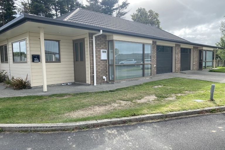 Photo of property in 90b Mazengarb Road, Paraparaumu Beach, Paraparaumu, 5032