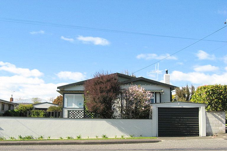 Photo of property in 16 Nelson Street, Waipukurau, 4200