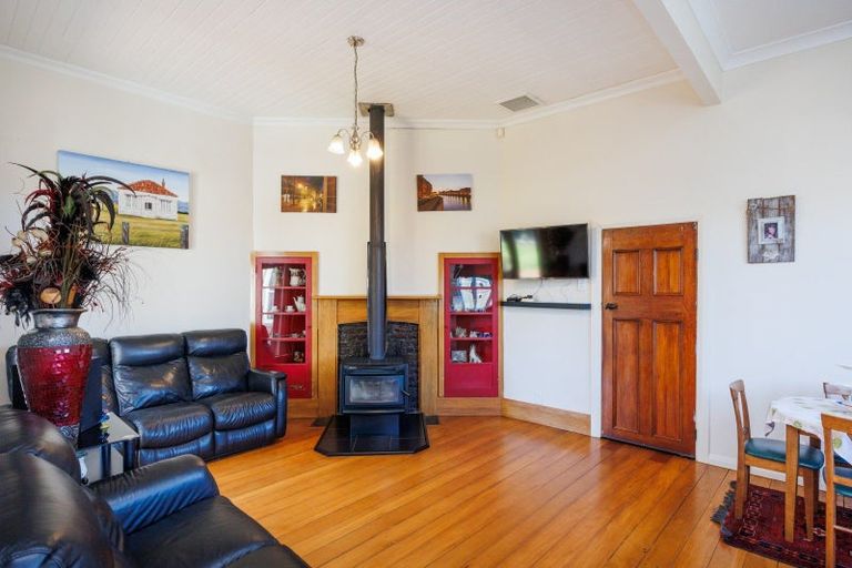 Photo of property in 93 Featherston Street, Takaro, Palmerston North, 4412