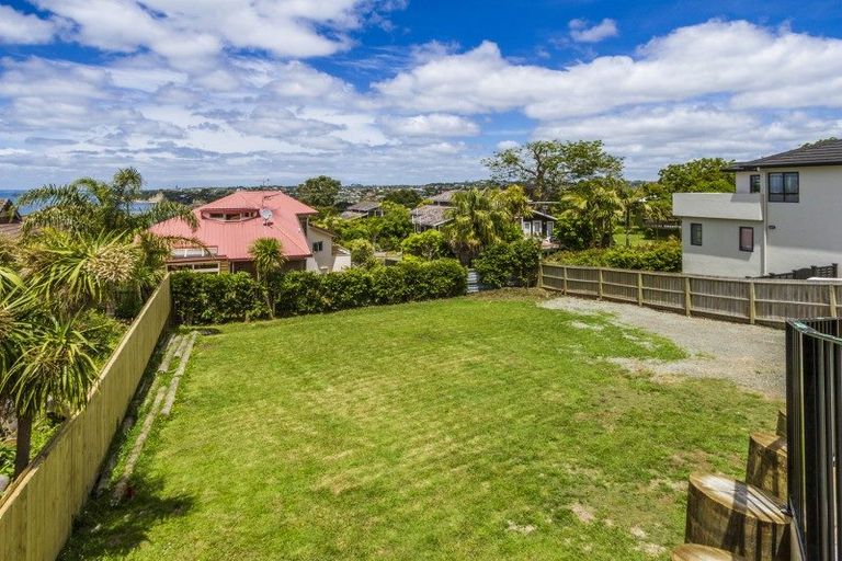 Photo of property in 13a Ridge Road, Waiake, Auckland, 0630