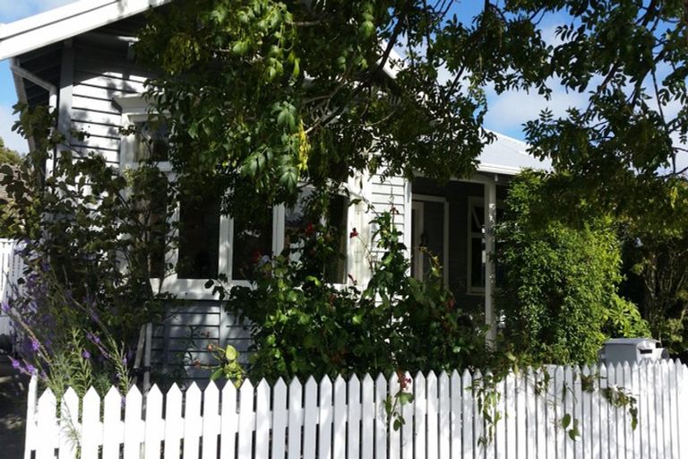 Photo of property in 1055 Colombo Street, St Albans, Christchurch, 8014