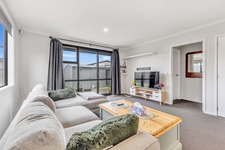 Photo of property in 27 Discovery Place, Marfell, New Plymouth, 4310
