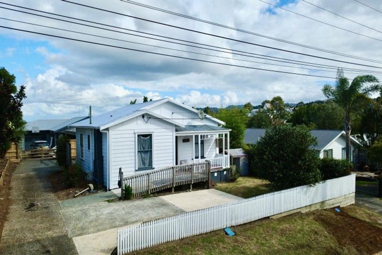 Photo of property in 39 Station Road, Te Kamo, Kamo, 0112