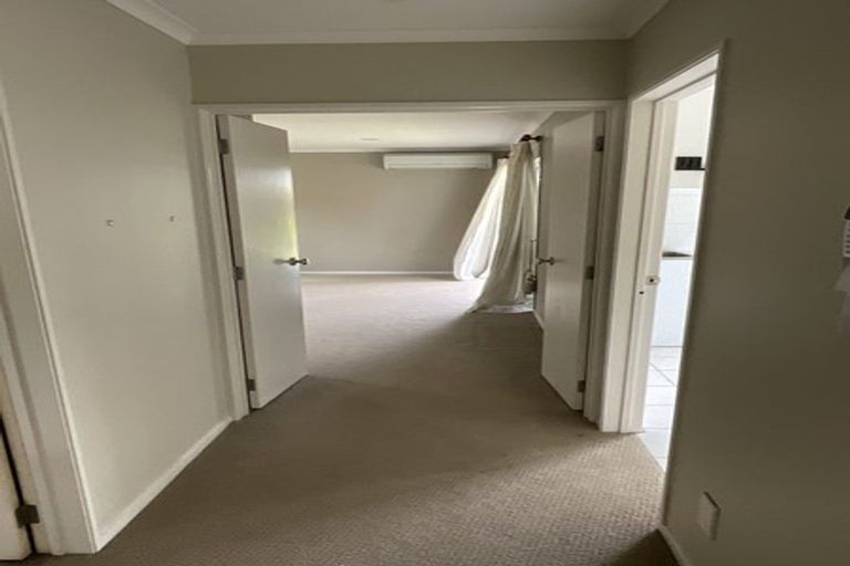 Photo of property in 12 The Mews, Shamrock Park, Auckland, 2016