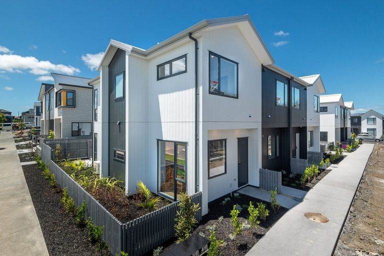Photo of property in 4/17 Samuel Marsden Place, Whenuapai, 0618