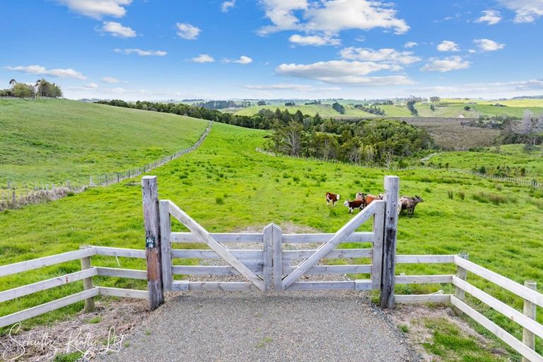 Photo of property in 186 Metcalfe Road, Matakohe, 0593