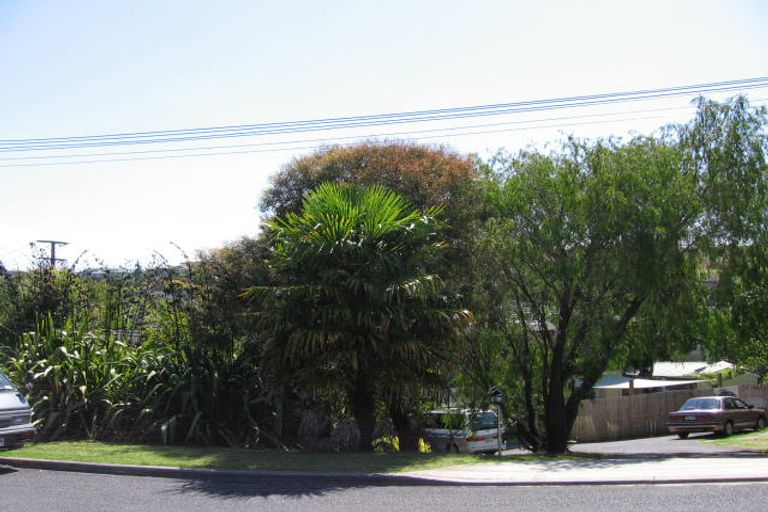 Photo of property in 2/33 Manuwai Road, Torbay, Auckland, 0630