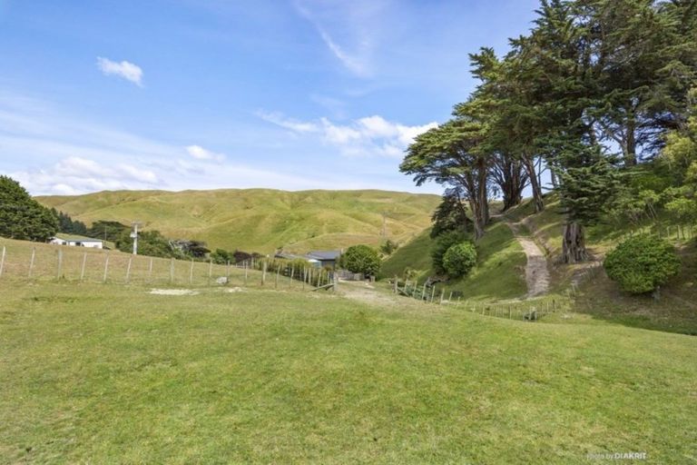 Photo of property in 18 Boom Rock Road, Ohariu, Wellington, 6037