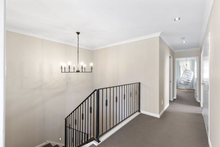 Photo of property in 68 Willowview Drive, Redwood, Christchurch, 8051