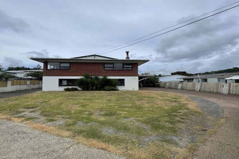 Photo of property in 226 Henderson Valley Road, Henderson, Auckland, 0612