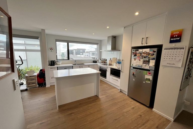 Photo of property in 10 Memorial Park Lane, Hobsonville, Auckland, 0618