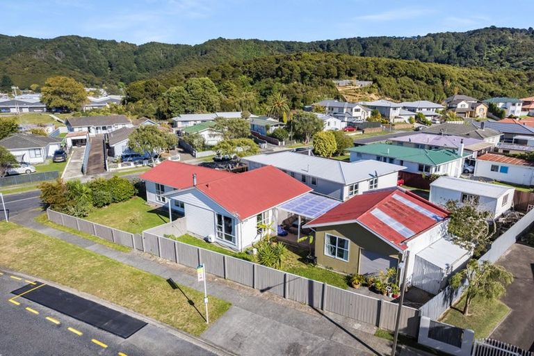 Photo of property in 2 Kawatiri Grove, Wainuiomata, Lower Hutt, 5014