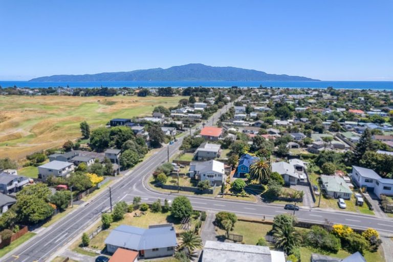 Photo of property in 3 Walton Road, Paraparaumu Beach, Paraparaumu, 5032