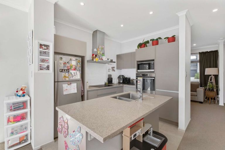 Photo of property in 11 Spotted Dove Road, Hobsonville, Auckland, 0616