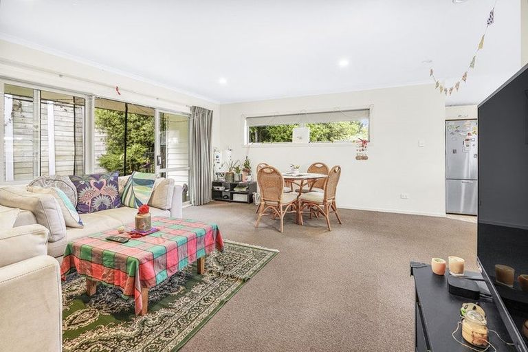 Photo of property in 50u4 Banbury Crescent, Fairfield, Hamilton, 3214