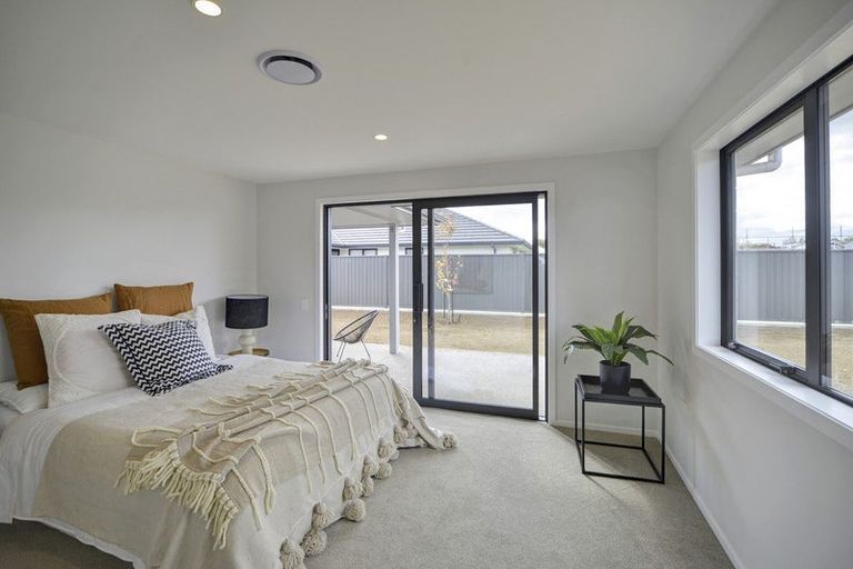 Photo of property in 14 Hereford Drive, Carterton, 5713