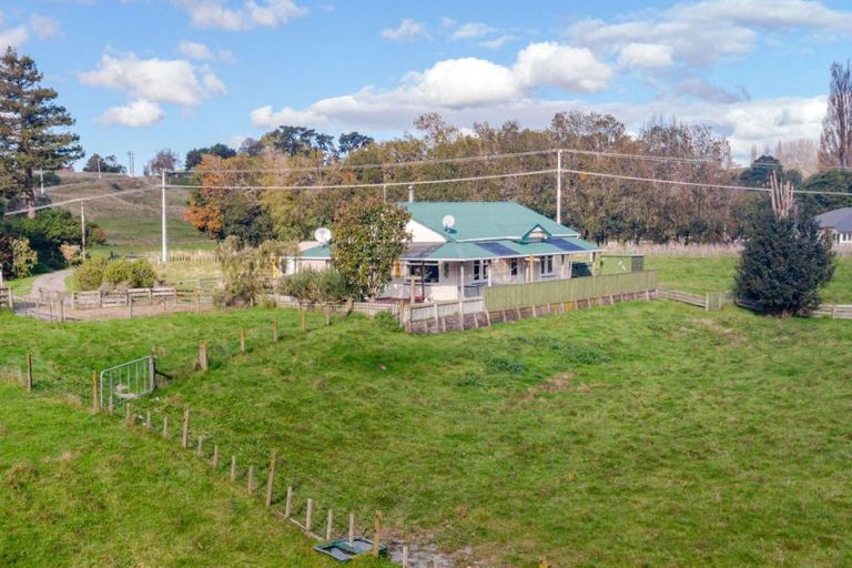 Photo of property in 41 Riverdale Road, Dannevirke, 4930