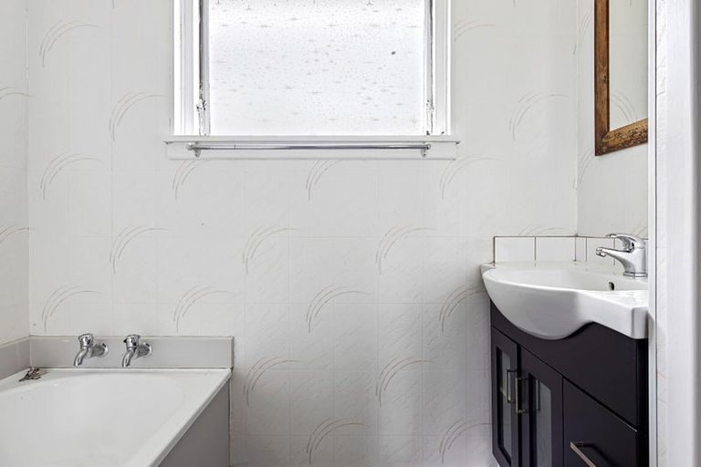 Photo of property in 8 Lomond Place, Woolston, Christchurch, 8062