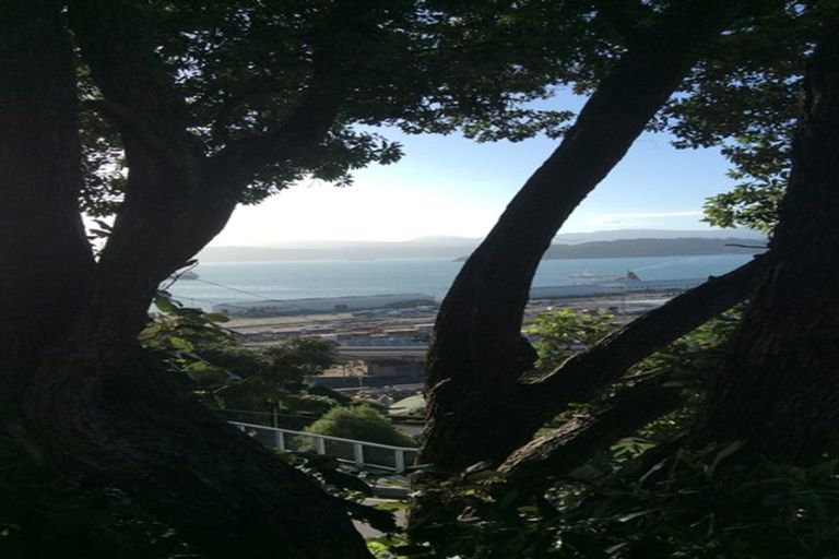 Photo of property in 5 Grosvenor Terrace, Wadestown, Wellington, 6012