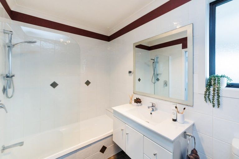 Photo of property in 37 Holdsworth Avenue, Milson, Palmerston North, 4414