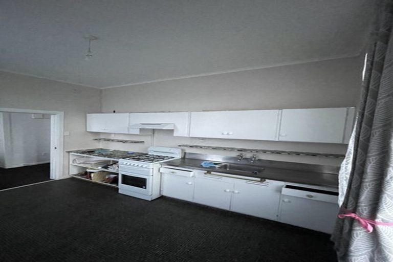 Photo of property in 1/50 Clyde Street, Island Bay, Wellington, 6023