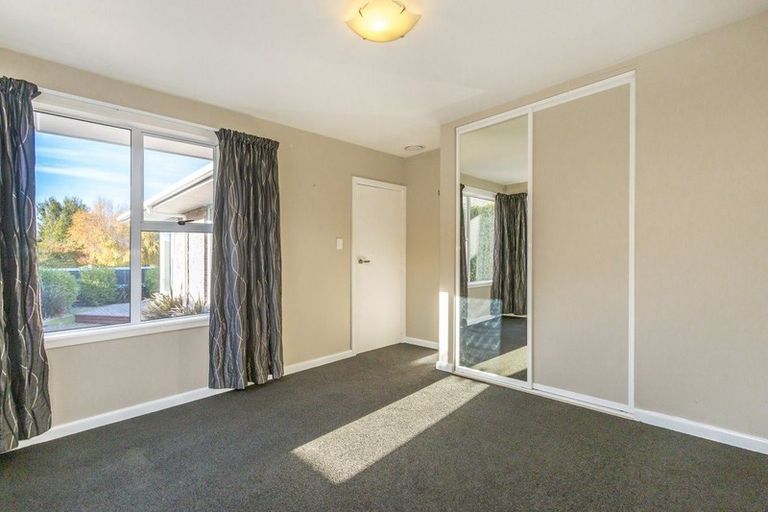 Photo of property in 54 Oriana Crescent, Hornby, Christchurch, 8042