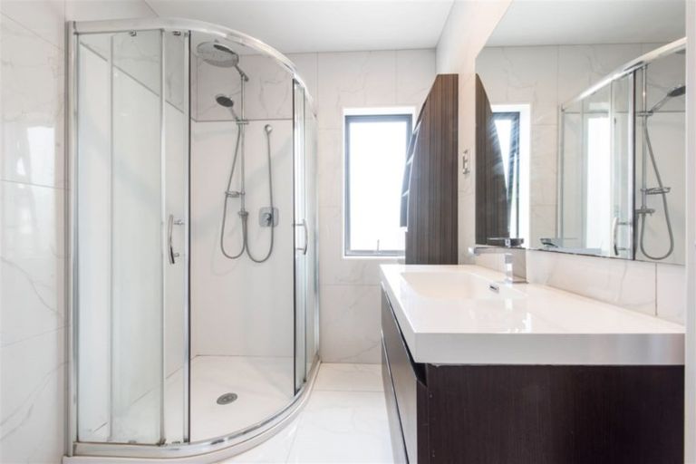 Photo of property in 116 San Valentino Drive, Henderson, Auckland, 0612