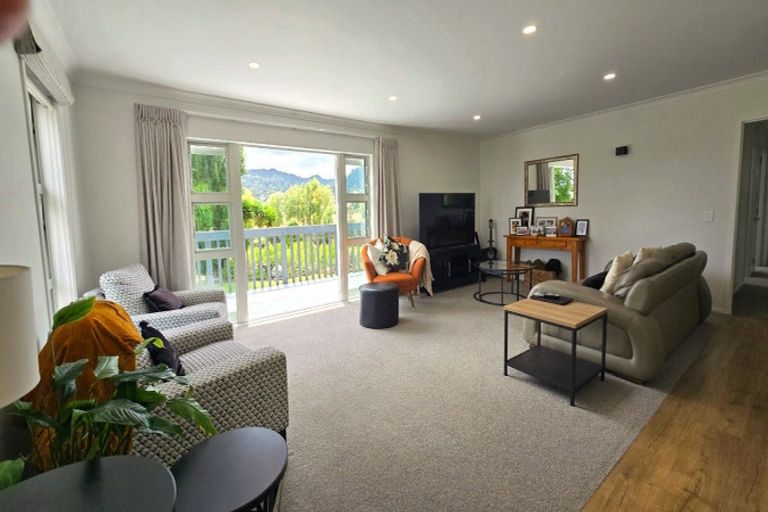 Photo of property in Cotswold Cottage B & B, 46 Maramarahi Road, Thames, 3578