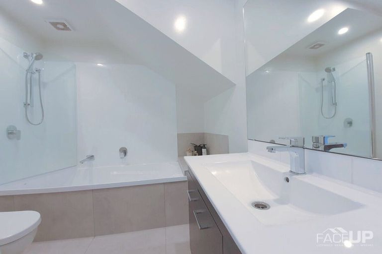 Photo of property in 196 Hobsonville Point Road, Hobsonville, Auckland, 0616