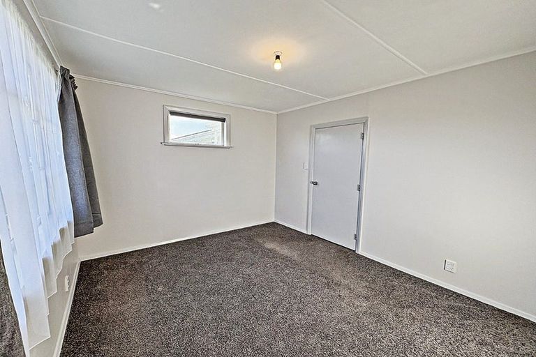Photo of property in 240 Cornfoot Street, Castlecliff, Whanganui, 4501