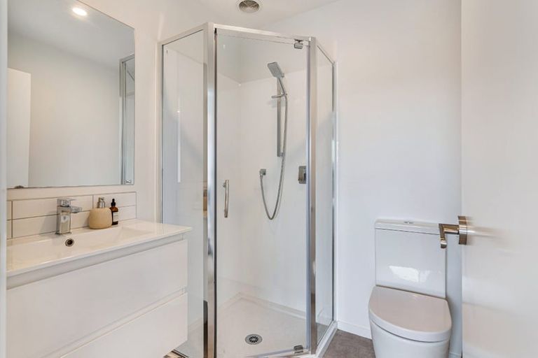 Photo of property in 2/28 Westgate Drive, Westgate, Auckland, 0614