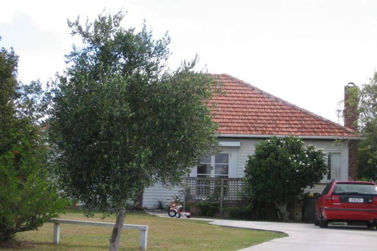 Photo of property in 144 Aberdeen Road, Campbells Bay, Auckland, 0620