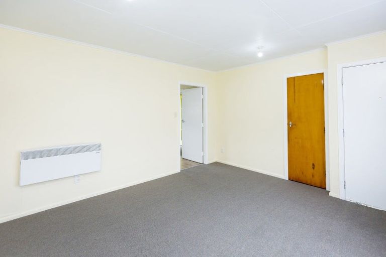 Photo of property in Shakespeare Flats, 8/48 Merton Street, Trentham, Upper Hutt, 5018