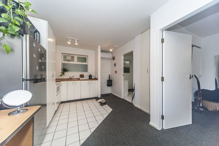 Photo of property in Parkland Flats, 51u5 Adams Terrace, Kelburn, Wellington, 6021