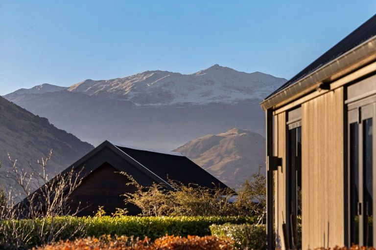 Photo of property in 8 Arran Lane, Jacks Point, Queenstown, 9371