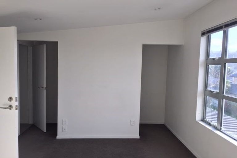 Photo of property in 43 Grafton Street, Waltham, Christchurch, 8011