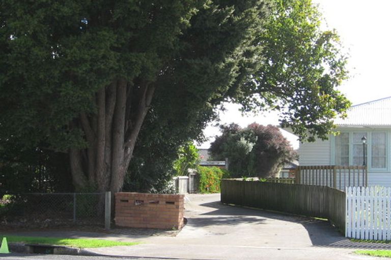 Photo of property in 65b Matipo Road, Te Atatu Peninsula, Auckland, 0610
