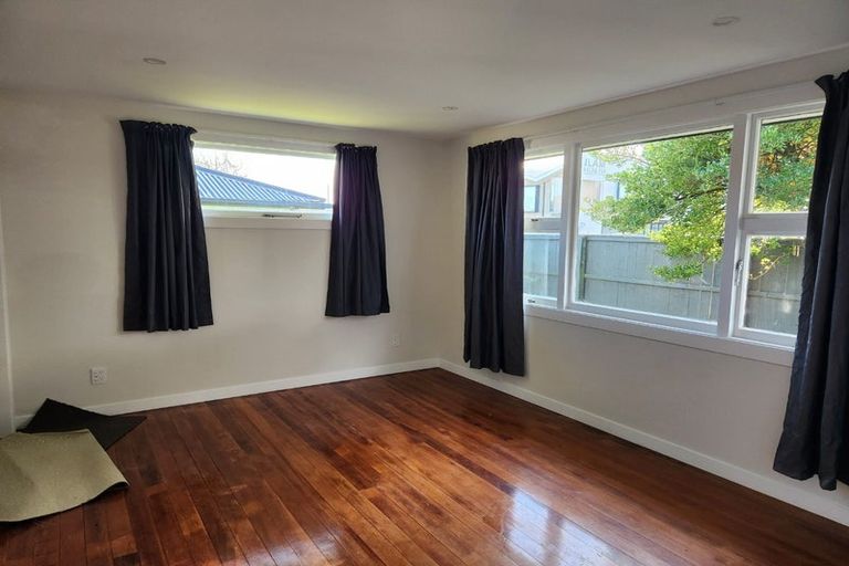 Photo of property in 105 Memorial Avenue, Burnside, Christchurch, 8053