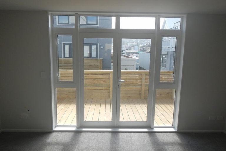 Photo of property in Pirie Street Townhouses, 32/35u Pirie Street, Mount Victoria, Wellington, 6011