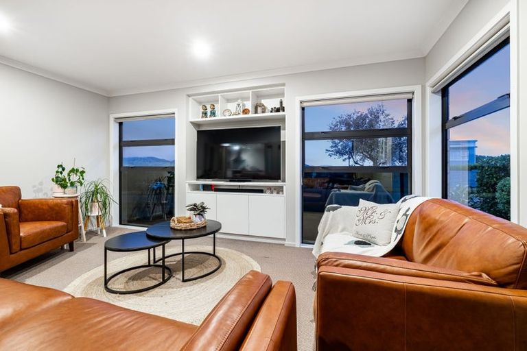 Photo of property in 21 Nelson Avenue, Aotea, Porirua, 5024