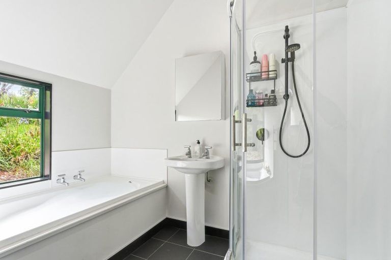 Photo of property in 8 Wairere Road, Bastia Hill, Whanganui, 4500