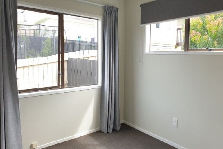 Photo of property in 14 Packham Place, Beach Haven, Auckland, 0626